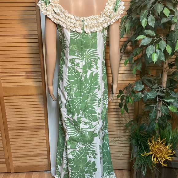 Green Floral Maxi Dress - Picture 2 of 16